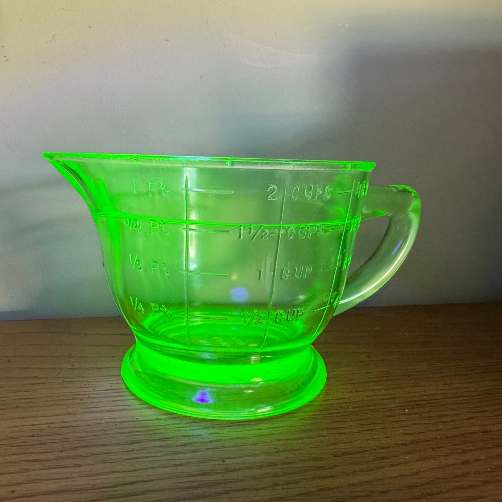 Vaseline Green Glass Measuring Cup 2 Cup Capacity Kitchenware For Household Use